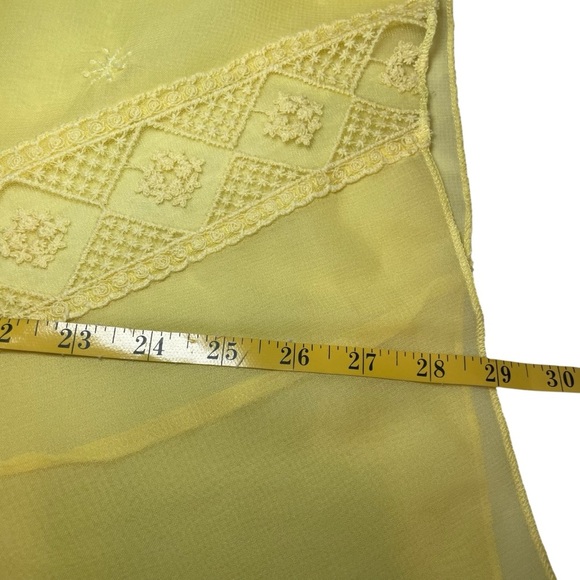 Young Threads Butter Yellow Embroidered Chiffon Sleeveless Blouse Fairy Medium - Picture 9 of 10